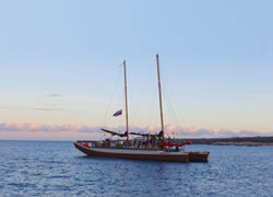 Hikianalia anchored in Honokanai‘a Bay, Kaho‘olawe.
