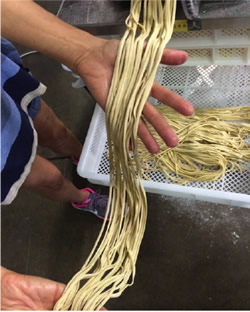 Dr. Alvin Huang enlisted celebrated Italian
pasta-makers to experiment with a gluten-free ‘ulu pasta.