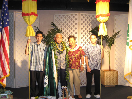 Roy Oyama stands with his wife Gladys to be honored  with 4-H’s “Gifts to the Alii” presentation at the 2007 4-H Aha‘olelo.